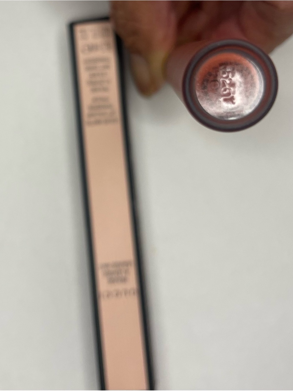 Gucci 217 Valeria Rose, Rouge à Lèvres Liquide Mat Lipstick - Picture 14 of 14